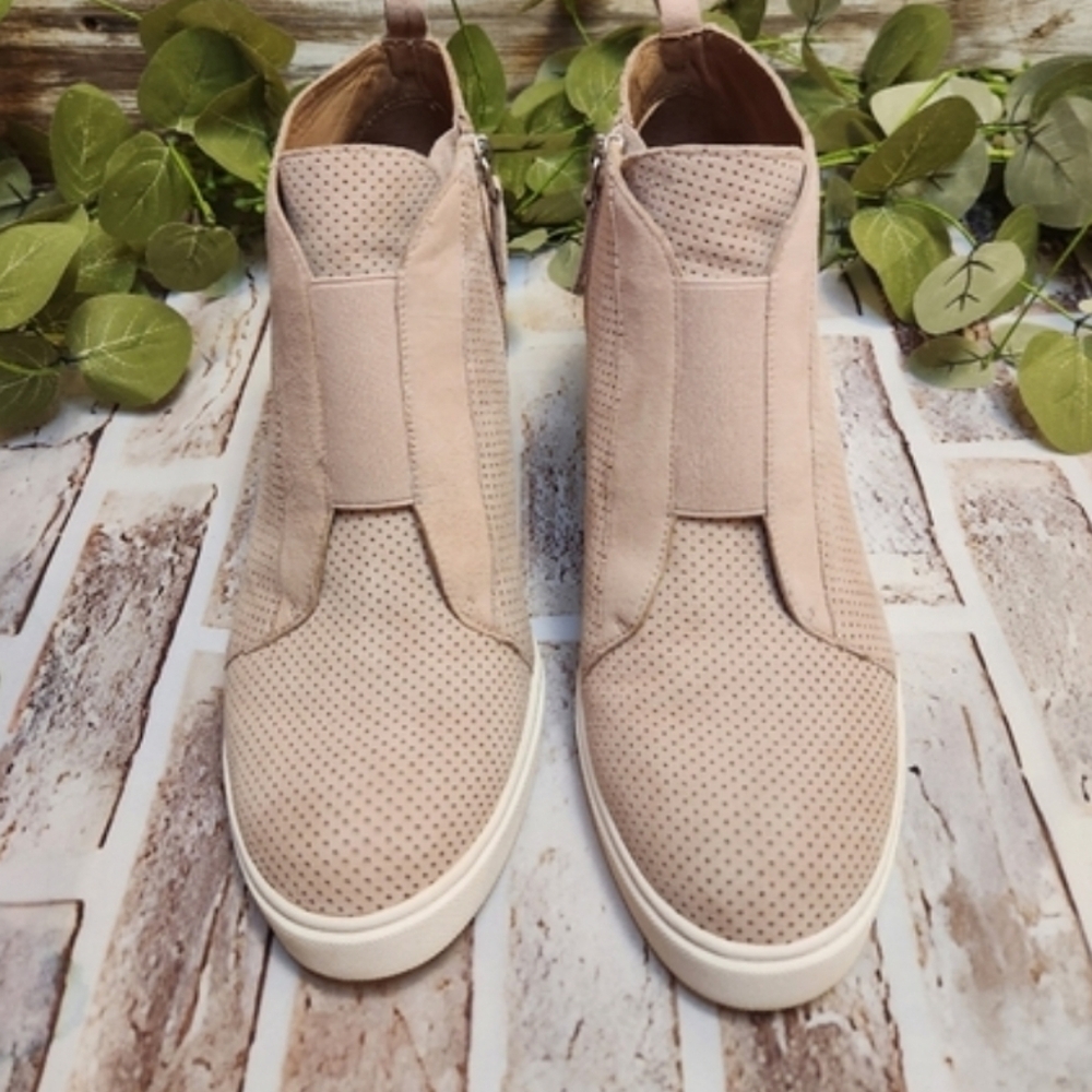 Linea Paolo Felicia Wedge Sneaker dusty pink SIZE 6